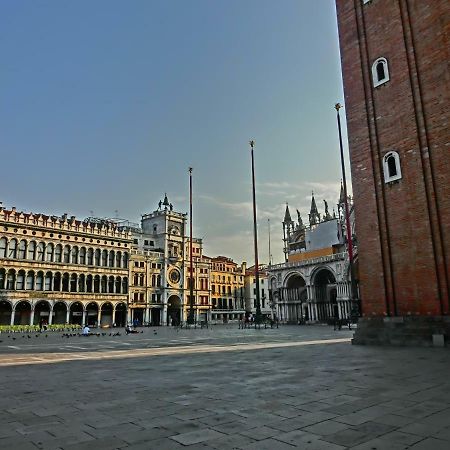 Classic Three Minutes From St Marc'S Square Lägenhet Venedig Exteriör bild