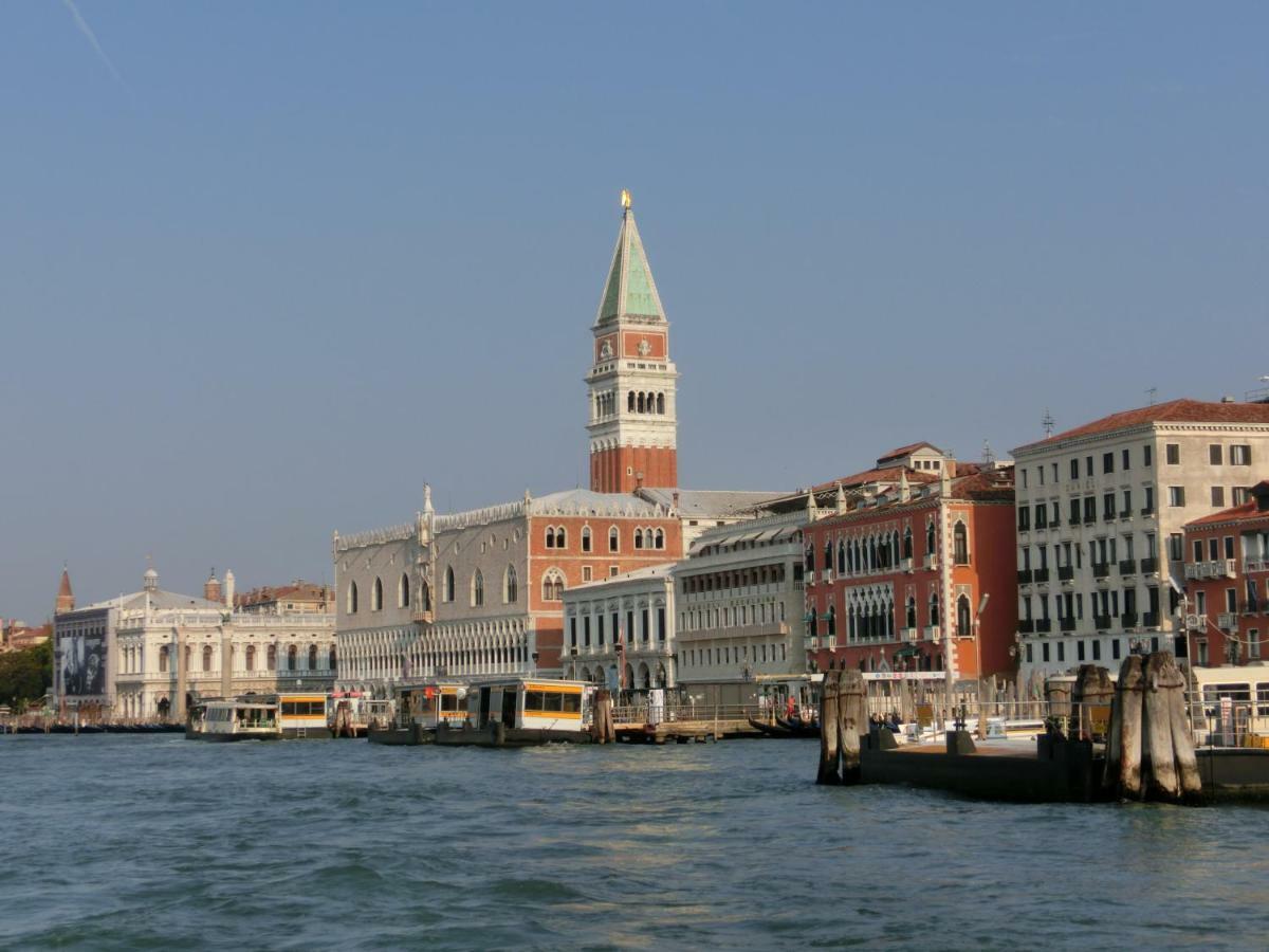 Classic Three Minutes From St Marc'S Square Lägenhet Venedig Exteriör bild