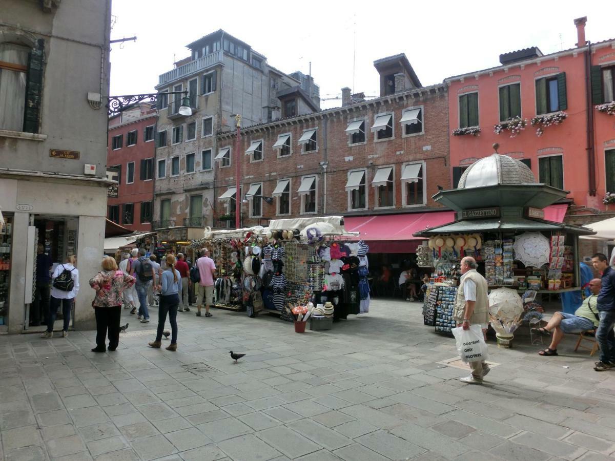 Classic Three Minutes From St Marc'S Square Lägenhet Venedig Exteriör bild